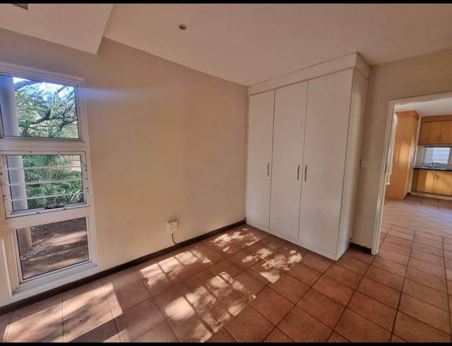 5 BEDROOM HOUSE FOR SALE IN RASLOUW